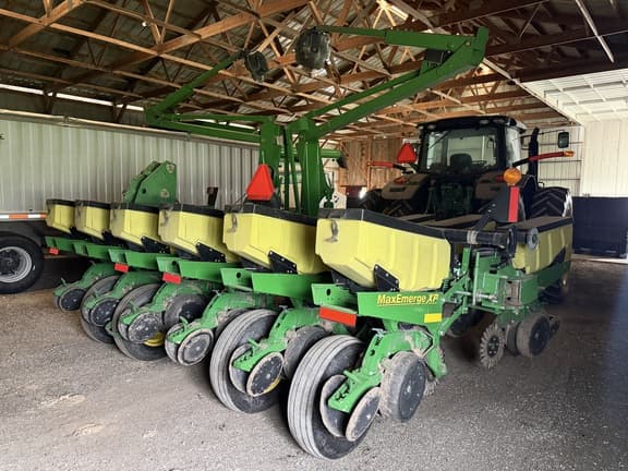 Image of John Deere 1760 equipment image 2