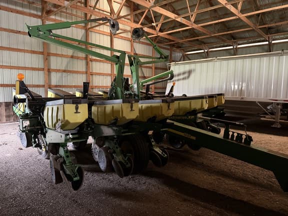 Image of John Deere 1760 equipment image 3