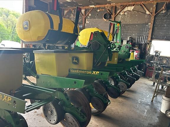 Image of John Deere 1760 equipment image 4