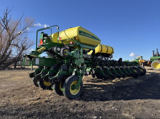 Image of John Deere 1770 equipment image 4