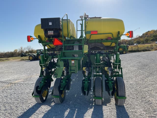 Image of John Deere 1770 equipment image 2