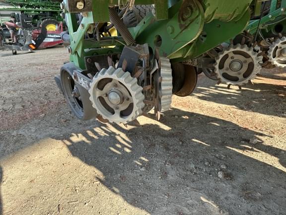Image of John Deere 1770 equipment image 3