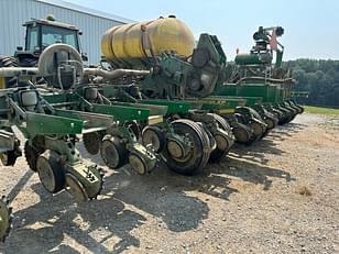 Main image John Deere 1770 1