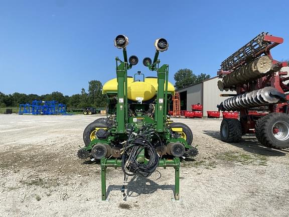 Image of John Deere 1770 equipment image 3