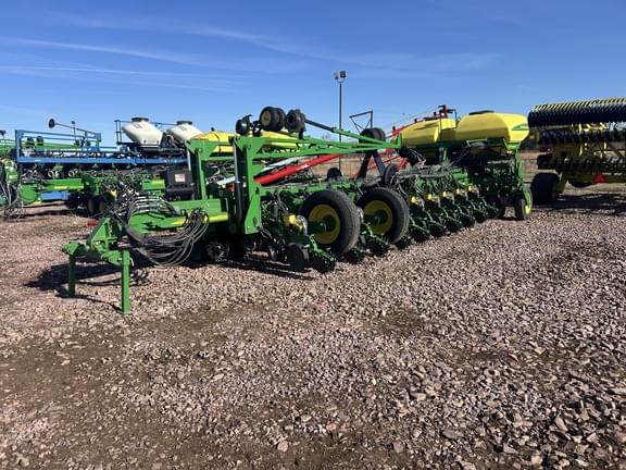 Image of John Deere 1770 Primary image