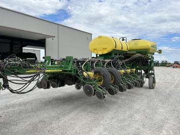 Main image John Deere 1770
