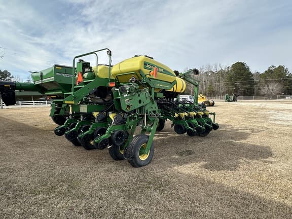 Image of John Deere 1770 equipment image 4