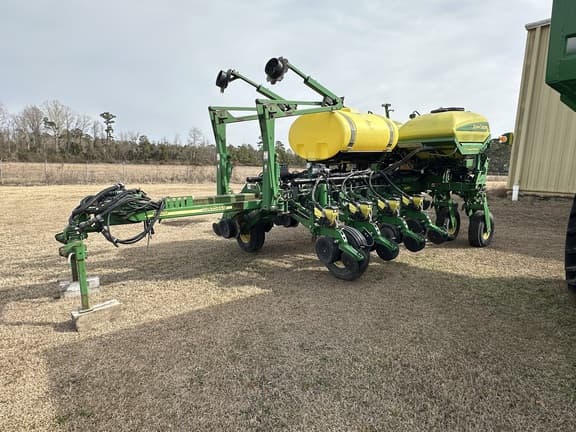 Image of John Deere 1770 equipment image 2