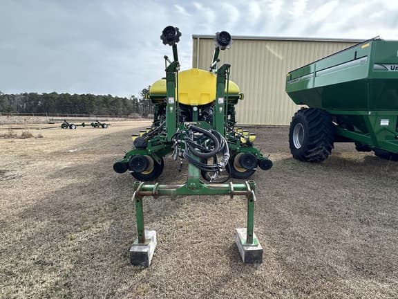 Image of John Deere 1770 equipment image 3