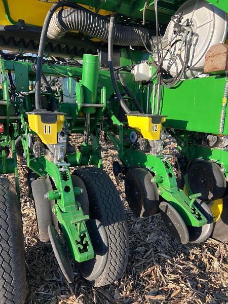 Main image John Deere 1770 27