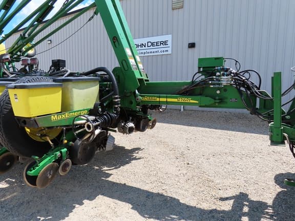 Image of John Deere 1770 equipment image 3