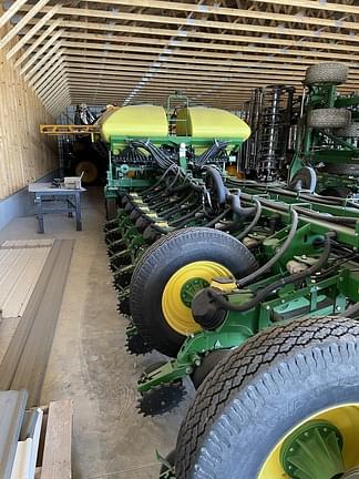 Image of John Deere 1770 equipment image 1