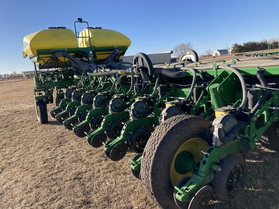 2013 John Deere 1770NT Image