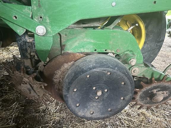 Image of John Deere 1770 equipment image 1
