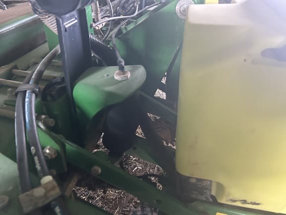 Image of John Deere 1770 equipment image 3