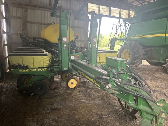 Image of John Deere 1770 equipment image 4