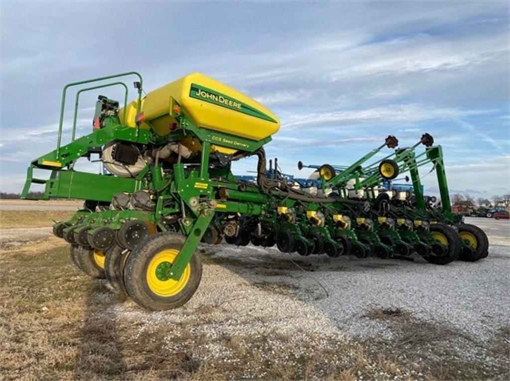 Image of John Deere 1770 Primary image