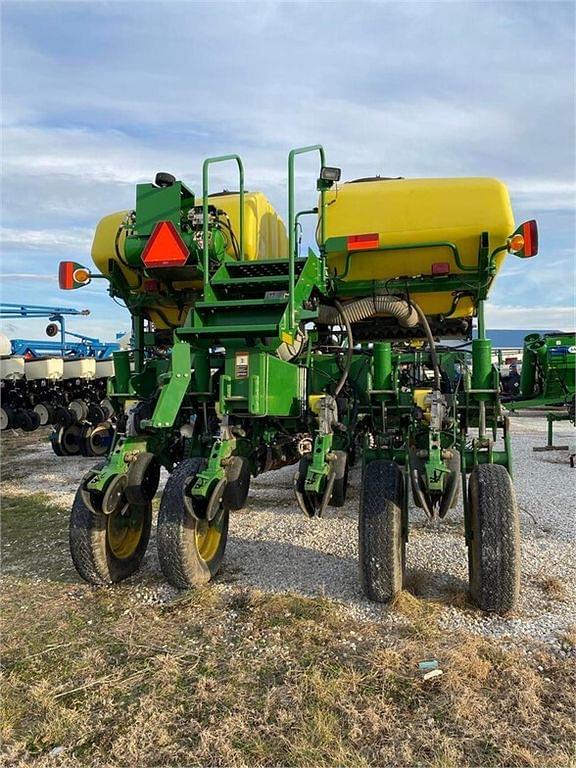 Image of John Deere 1770 equipment image 2