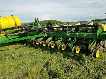 Main image John Deere 1770