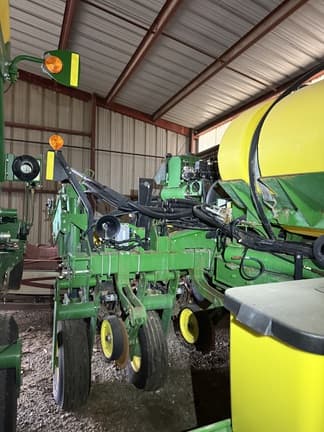 Image of John Deere 1770NT equipment image 1