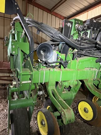 Image of John Deere 1770NT equipment image 3