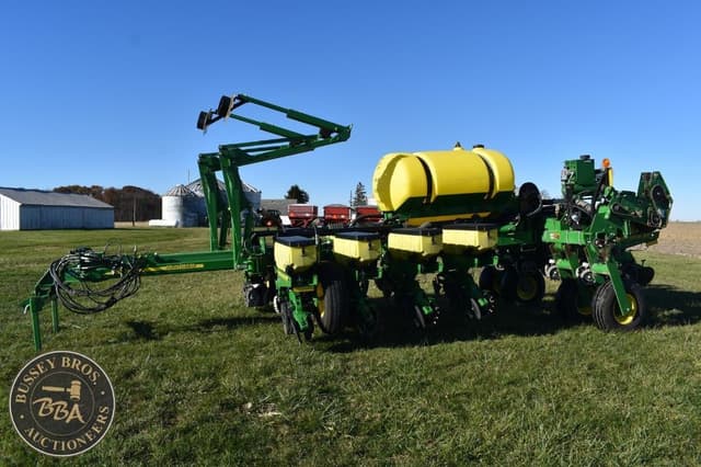 Image of John Deere 1770 equipment image 2