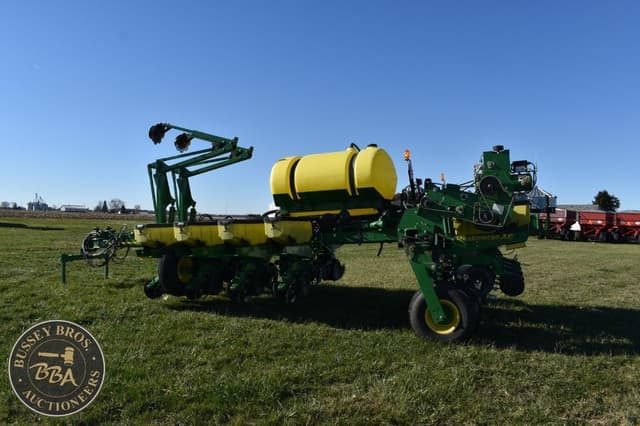 Image of John Deere 1770 equipment image 4
