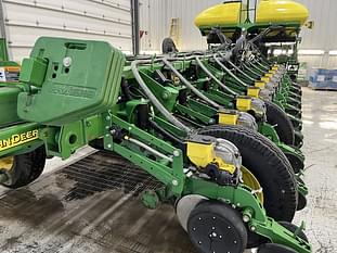 2013 John Deere 1770 Equipment Image0