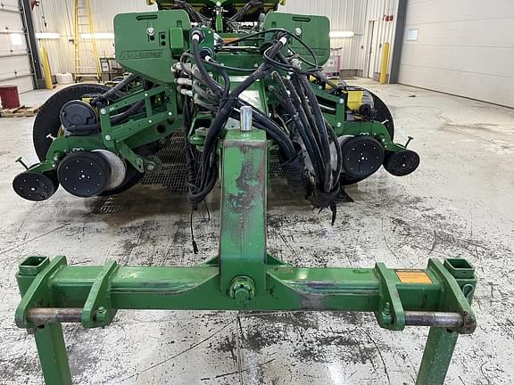 Image of John Deere 1770 equipment image 3