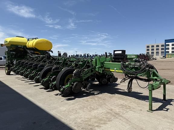 Image of John Deere 1770 equipment image 2