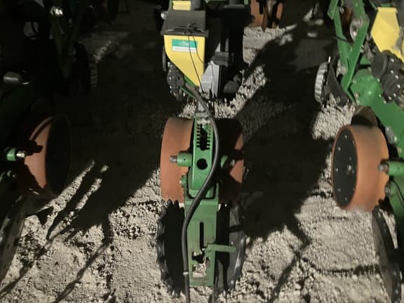 Image of John Deere 1770 equipment image 4