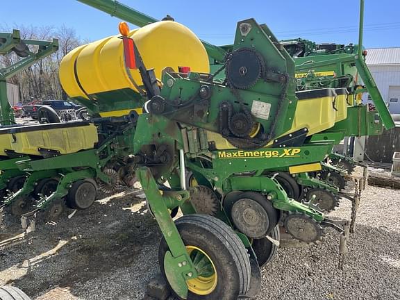 Image of John Deere 1770 equipment image 2