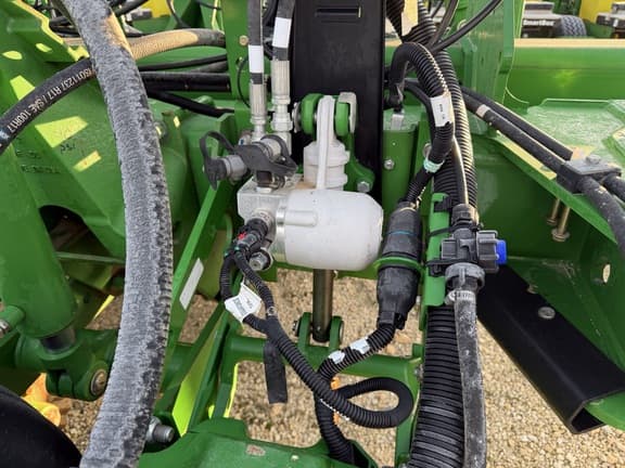 Image of John Deere 1770 equipment image 2