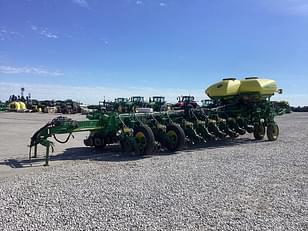 Main image John Deere 1770 3