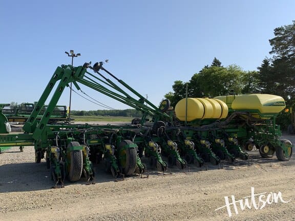 Main image John Deere 1770