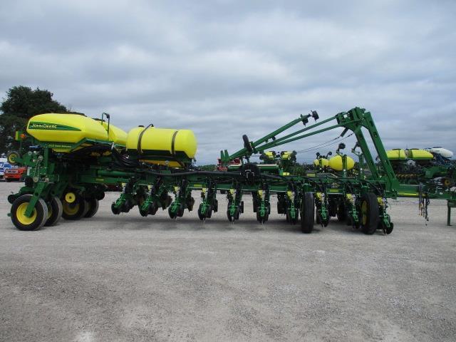 Image of John Deere 1770 equipment image 3
