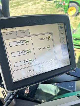 Image of John Deere 1770 equipment image 2