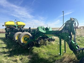Main image John Deere 1770