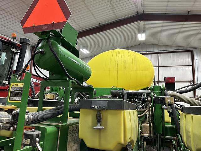 Image of John Deere 1770 equipment image 4