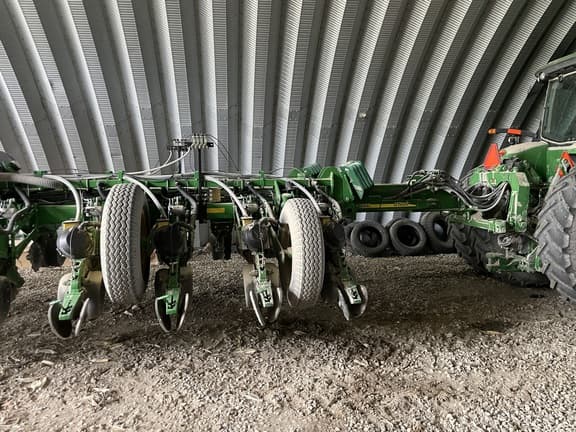 Image of John Deere 1770 equipment image 2