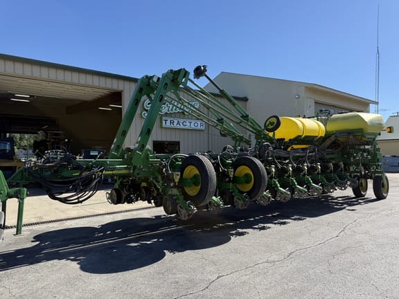 2013 John Deere 1770 Equipment Image0