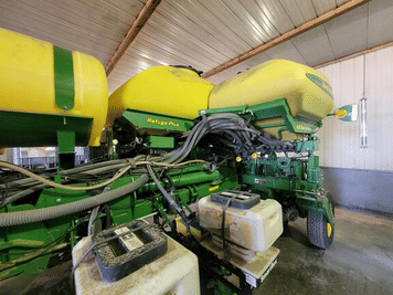 Main image John Deere 1770