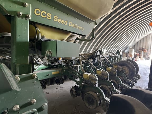 Image of John Deere 1770 equipment image 3