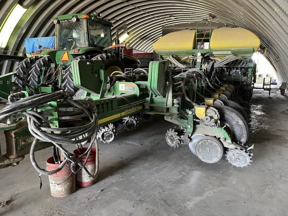Image of John Deere 1770 equipment image 1