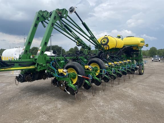 Image of John Deere 1770 Primary image