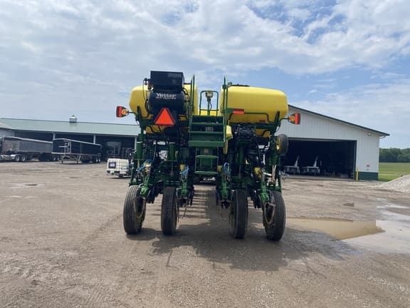 Image of John Deere 1770 equipment image 4