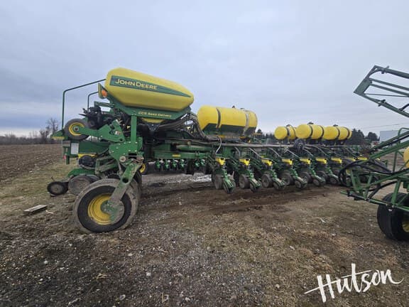 Image of John Deere 1770 equipment image 4