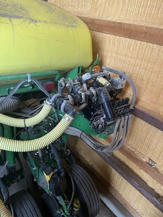 Image of John Deere 1770 equipment image 4