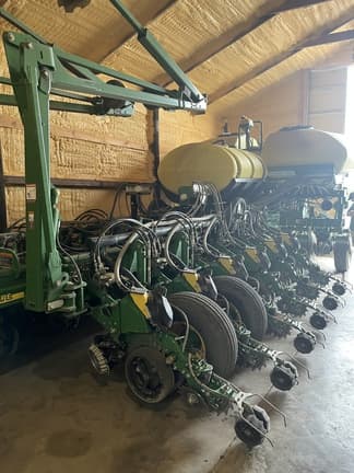 Image of John Deere 1770 equipment image 2