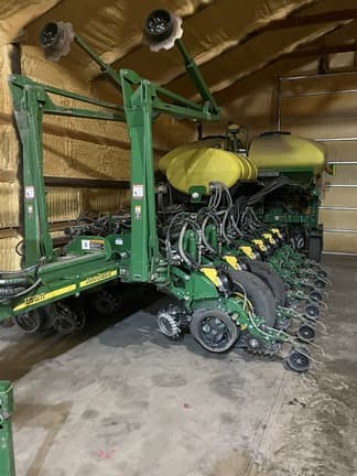 Main image John Deere 1770